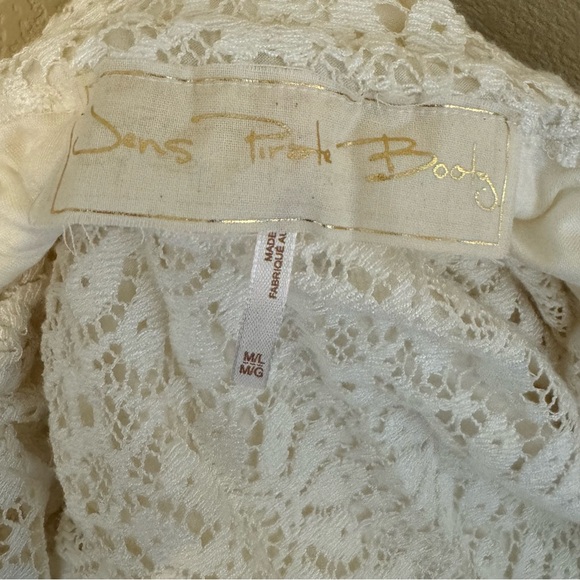 Free People Jen’s Pirate Booty French Bardot Lace Tunic - Picture 9 of 11